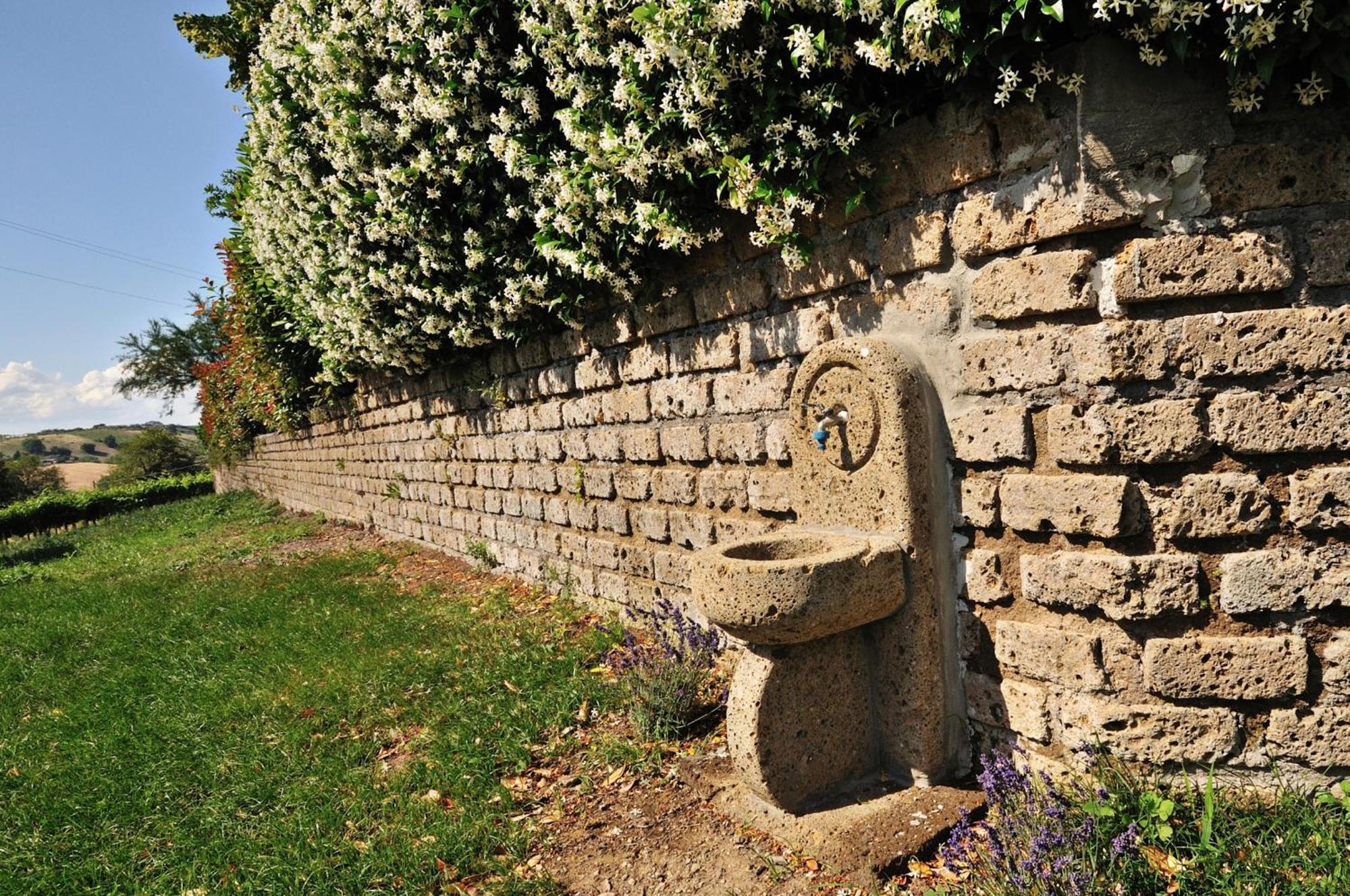 Montebuono  Agriturismo Casale Contessa מראה חיצוני תמונה